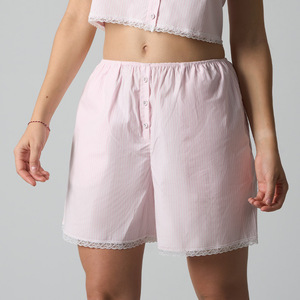 Pantalones Cortos Casuales de Algodón Estilo Americano con Ribete de Lazo, Dobladillo con Botones, Estilo de Tres Botones, Rosa, Azul Claro, Rayado, Elástico - Product Image 1