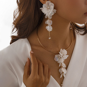 Parure de bijoux plaqué or en forme de fleur pour femme, collier bohème et boucles d'oreilles pendantes, accessoires de fête - Product Image 2