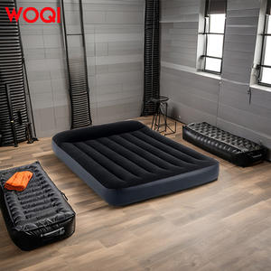 Matelas gonflable Woqi 137x191x25cm avec pompe intégrée, lit d'air pliable, polyester noir, matelas de camping - Product Image 4