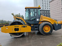 Nouveau Compacteur Hydraulique Xuzhou 14 tonnes XS143, Rouleau Compresseur Monocylindre 14 Tonnes avec Pneus G-23
