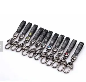 Da chữ Keychain cho xe hơi thương hiệu móc khóa kim loại vòng chìa khóa phụ kiện với biểu tượng tùy chỉnh chuỗi cho xe phụ nữ người đàn ông Quà Tặng