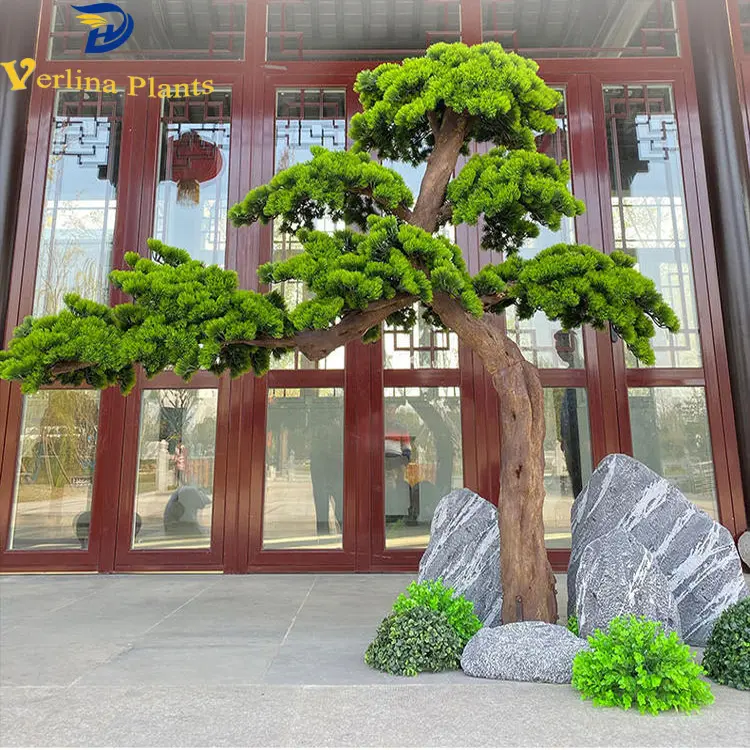 Chine Offre Spéciale plastique topiaire artificielle pins décoratifs