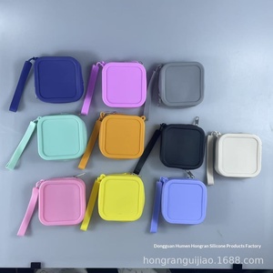 Portamonete in Silicone con Cerniera, Borsa Multifunzione per Rossetto, Carte Bancarie, Auricolari e Chiavi, Design Compatto - Product Image 3