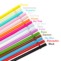 Gobelet en plastique PP jetable de 24 oz avec couvercle et paille colorés, design moderne et écologique pour les fêtes d'anniversaire