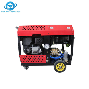 <span class=keywords><strong>Nettoyeur</strong></span> <span class=keywords><strong>haute</strong></span> <span class=keywords><strong>pression</strong></span> industriel à eau froide Eternal 200/300 Bar Lave-auto 18HP à essence - Product Image 3