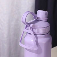 Bouteille d'eau sport isotherme en acier inoxydable 304 à double paroi de 30 oz avec logo personnalisé, poignée et fonction thermos pour les voyages en extérieur