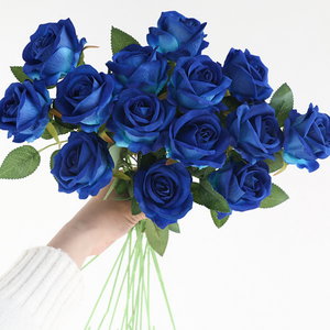 Bouquet de fleurs artificielles cascade de roses rouges en soie, design 'Love Emergency Takeaway' pour cadeau de Saint-Valentin et anniversaire, fausse rose - Product Image 2