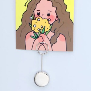 Portatarjetas redondo de metal, clip para notas, 7 cm x 11 cm, organizador de escritorio minimalista amarillo para mensajes, etiquetas y fotos - Product Image 2