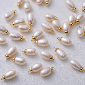 Manna 6 มม.รอบรูปไข่จี้มุกน้ําจืดธรรมชาติแม่ของมุก Charms สําหรับสร้อยข้อมือสร้อยคอต่างหู