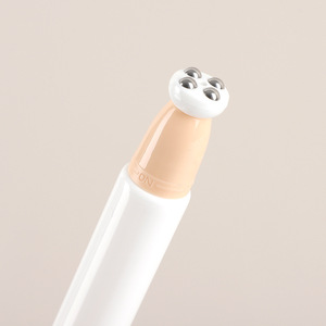 Flacon applicateur souple cosmétique fin pour fond de teint, pinceau, crème contour des yeux, parfum, poudre libre, avec bille roulante floquée 3ml - Product Image 4