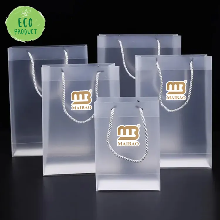 Sac à provisions en plastique transparent givré personnalisé avec poignée sac fourre-tout en plastique transparent biodégradable sac de transport cadeau boutique avec logo