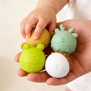 Jouets sensoriels éducatifs <span class=keywords><strong>Montessori</strong></span> pour bébés, balle de massage pour tout-petits, jouet en silicone à suspendre - Product Image 1
