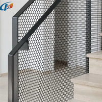 Garde-corps d'escalier en acier inoxydable perforé 304 316 316L pour bâtiments commerciaux
