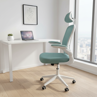 Chaise de bureau ergonomique moderne haut de gamme en maille, avec accoudoirs pivotants réglables, rembourrée pour un confort optimal, mécanisme papillon, dossier ailé et glissière.