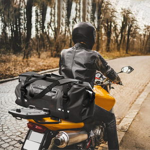 Bolsa de Lona Impermeable de Alta Resistencia de 70L, Fabricada con PVC 1000D, con Cierre Enrollable, Mantiene el Equipo Seco, Ideal para Viajes, Campamentos, Playa, Snowboard, Motociclismo - Product Image 4