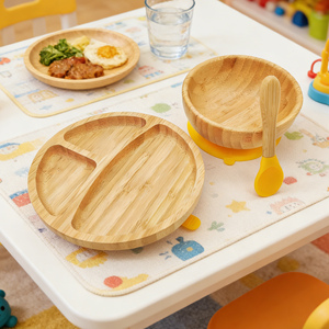 Juego de Vajilla de Bambú Ecológico y Duradero con Logotipo Personalizado, Plato con Divisiones y Succión, Cuchara y Tenedor para Bebés - Product Image 1