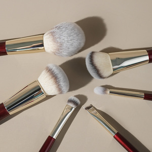 Pinceaux de maquillage doux de haute qualité, manche en bois rouge, pour fond de teint, poudre, anticernes, sourcils, logo personnalisé - Product Image 1