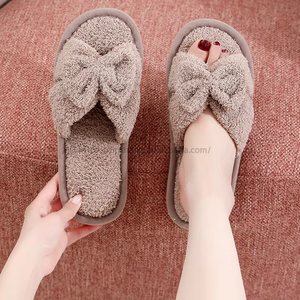 En promotion : Claquettes personnalisables à logo pour femme, à bout ouvert, en mousse pour la maison et la chambre, avec semelle extérieure en EVA, pour l'automne, l'hiver et l'été. - Product Image 1