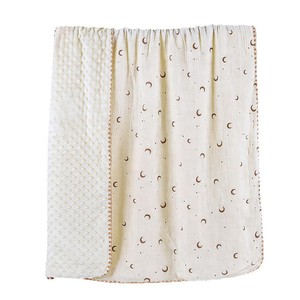 Super morbido stampato in cotone mussola frontale e in pile punteggiato con spalle in nurky coperte per letti da neonato - Product Image 2