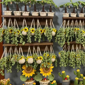 Fleurs au crochet tricotées à la main pour la décoration intérieure, design moderne, respectueuses de l'environnement, accessoires suspendus pour voiture, fabriquées à la main - Product Image 5