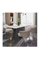 Fauteuil rembourré moderne, chaise longue incurvée avec revêtement en cuir bouclé et pieds en métal noir pour salon