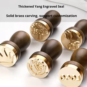 Nuovo Timbro per Ghiaccio Ecologico in Legno di Noce Moderno Personalizzabile per Bar Testa del Timbro per Alimenti da 4cm + Manico con Logo - Product Image 3