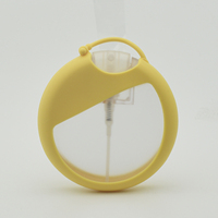 Pompe en plastique de forme ronde vide atomiseur de parfum PETG poche rechargeable Portable 25ml bouteille de pulvérisation de carte de crédit pour désinfectant pour les mains