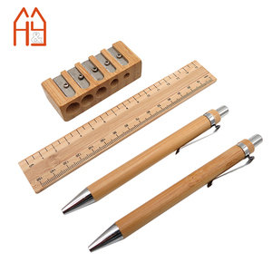 Juego de papelería de bambú personalizado, regla de bambú natural, bolígrafo de escritura suave y afilador eficiente de 5 agujeros - Product Image 1