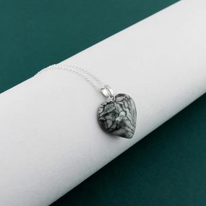 YASHEE Collar con colgante de corazón de jaspe pinolita natural, piedra de cristal real, joyería de regalo unisex - Product Image 5