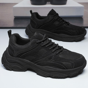 Chaussures de sport pour hommes entièrement noires, semelle en caoutchouc, épaisse, antidérapante, confortable, durable, respirante, chaussures à la mode et polyvalentes - Product Image 5