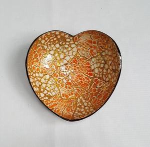 Bol en coquille de noix de coco fait main en forme de cœur, décoratif et laqué, pour bonbons, noix, bijoux, rangement, artisanat écologique - Product Image 4