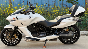 Honda DN-01 Usata, Motocicletta Sportiva e da Turismo con Motore V-Twin Raffreddato a Liquido ad Alta Coppia - Product Image 6