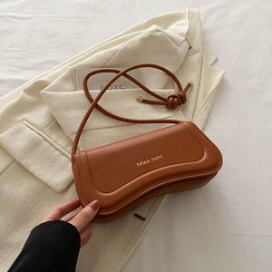Bolso de Hombro Tipo Baguette 2025, Color Sólido, Estilo Vintage, Minimalista, Pequeño, Anti-Robo, con Cierre, Portátil y Moderno - Product Image 2