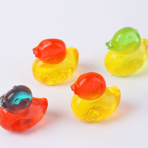Bonbons gélifiés en gros personnalisés aux saveurs de fruits assortis, sucrés et acidulés, certifiés Halal, en forme de canard - Product Image 4
