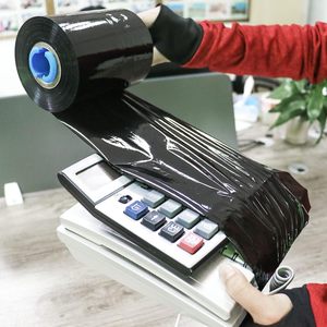 Wholesale Stretch Film Wrapping Roll Stretch Clear <strong>Black</strong> <strong>Wrap</strong> Roll Mini Stretch <strong>Wrap</strong> Film Lldpe Binding <strong>Wrap</strong> With Plastic Handle - Product Image 4