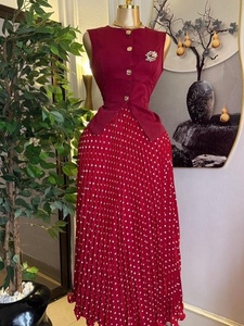 Conjunto Clásico al por Mayor para Mujer: <span class=keywords><strong>Falda</strong></span> Midi Plisada de Cintura Alta con Diseño de Puntos Franceses en Tela de Gasa - Product Image 3