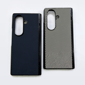Funda de Cuero PU para Samsung Galaxy Z Fold 7 6 5 W25 con Textura de Fibra de Carbono, Protección de Bisagra y Cristal Templado - Product Image 3