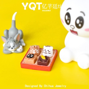 Cabujones de resina de chocolate con forma de dulce, dijes de comida en miniatura para decoración de fundas de teléfono DIY y scrapbooking - Product Image 3