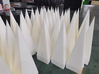 Panneau en mousse de caoutchouc pour toiture à performance stable, texture souple, ignifuge, matériau d'isolation en mousse de caoutchouc en forme d'œuf