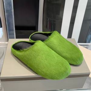 Chaussons en fourrure de haute qualité pour hommes et femmes, semelles épaisses en caoutchouc, confortables pour l'extérieur, chaussures décontractées de luxe - Product Image 1