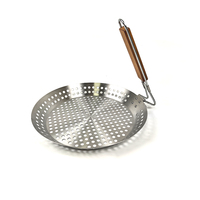 Wajan Panggang BBQ Bulat Stainless Steel Berlubang Kapasitas Besar DaS dengan Gagang Kayu Lipat untuk Ikan, Sayuran, Barbekyu Luar Ruangan