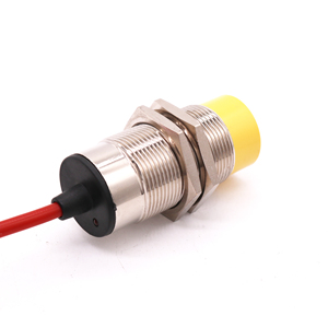 เซ็นเซอร์วัดระยะแบบคาปาซิทีฟ ทนอุณหภูมิสูง ระยะมาตรฐาน 15 มม. AC 2 สาย - Product Image 3