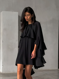 <span class=keywords><strong>Abito</strong></span> Elegante <span class=keywords><strong>Nero</strong></span> da Donna VV 2026 Primavera Vintage <span class=keywords><strong>con</strong></span> <span class=keywords><strong>Balze</strong></span> Stratificate, Orlo a Foglia di Loto e Maniche a Tre Quarti Stile Mantella - Product Image 3