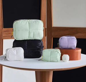 Dễ Thương Puffy Đám Mây Trang Điểm Túi Cho Phụ Nữ Công Suất Lớn Du Lịch Mỹ Phẩm Tổ Chức Vệ Sinh Cá Nhân Lưu Trữ Pouch - Product Image 2