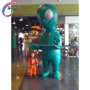 Зеленый надувной мультяшный костюм инопланетянина