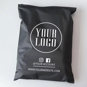 Embalaje <span class=keywords><strong>de</strong></span> ropa personalizado <span class=keywords><strong>bolsa</strong></span> con cierre <span class=keywords><strong>de</strong></span> cremallera biodegradable negro mate esmerilado PVC PE plástico ropa Ziplock <span class=keywords><strong>bolsa</strong></span> con cremallera con logotipo - Product Image 1