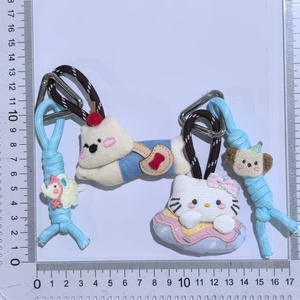 Llavero con Colgante de Corazón 3D de Muñeca y Cachorro de Peluche Adorable, con Cierre Metálico Triangular Plateado y Correa Azul, Ideal como Souvenir de Cumpleaños o Vacaciones, para Bolsos - Product Image 2