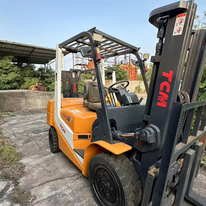 Chariot élévateur diesel TCM FD30 d'occasion en bon état, 3 tonnes, avec mât à trois étages de haute qualité, en promotion - Product Image 1