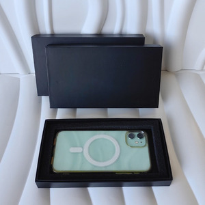 <span class=keywords><strong>Caja</strong></span> de embalaje de cartón vacía negra personalizada de alta calidad para <span class=keywords><strong>iPhone</strong></span> <span class=keywords><strong>11</strong></span>/12/13/14 Pro Max materiales reciclados en relieve mate - Product Image 6