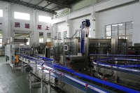 Machine d'embouteillage de bière Ligne de production de remplissage de canettes de bière Machine de remplissage de canettes de boisson gazeuse